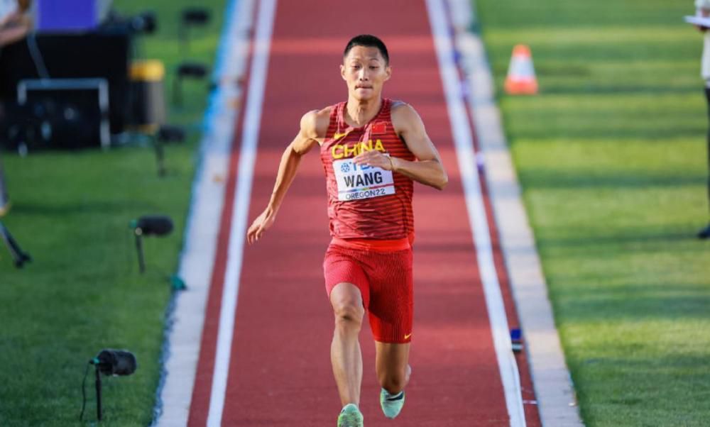 据The Athletic皇马方面记者Guillermo Rai报道，琼阿梅尼已经恢复合练，居勒尔仍在单独训练。